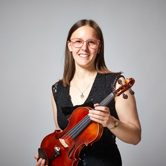 Frau mit Geige